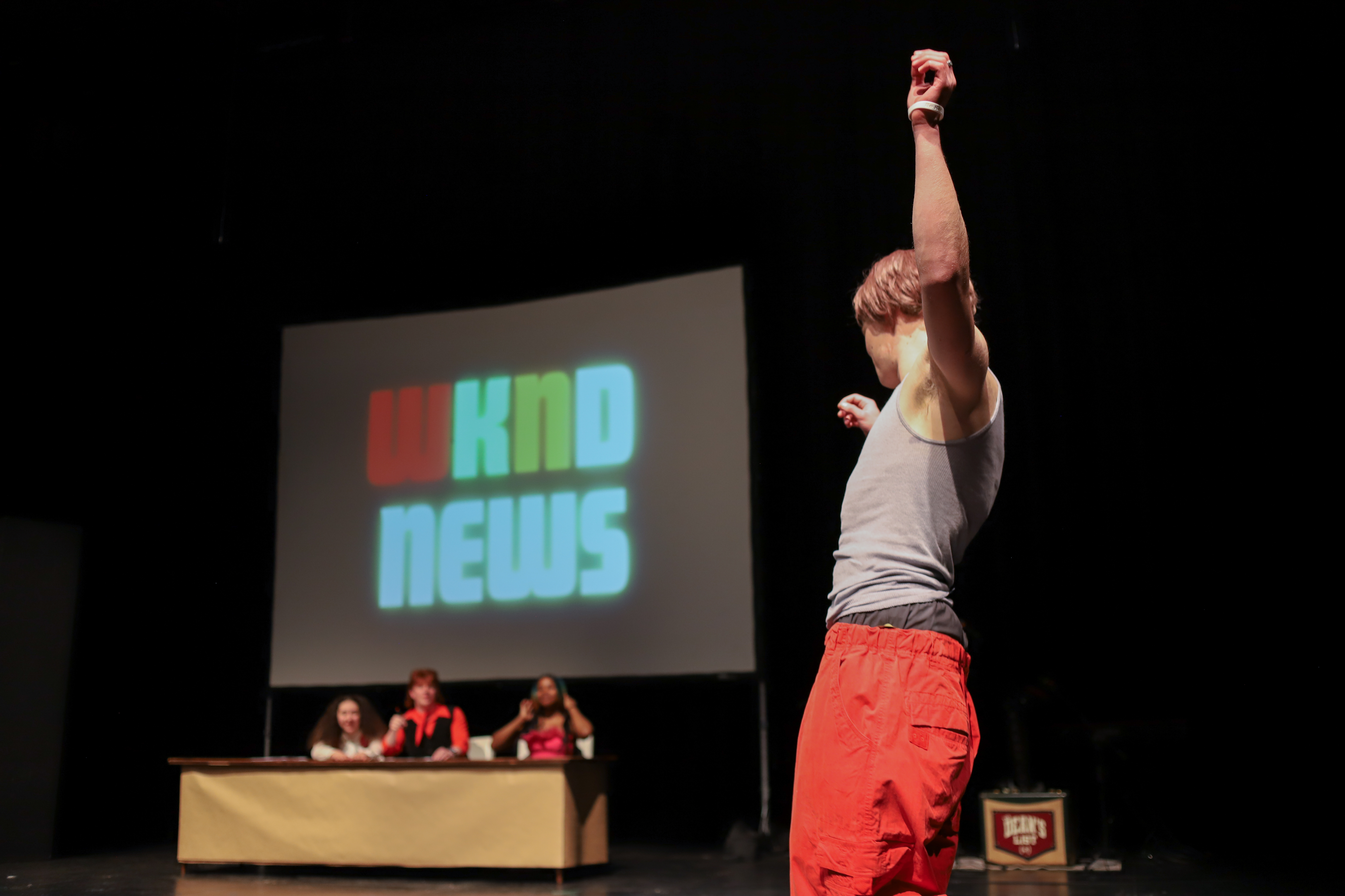 Show photo 8